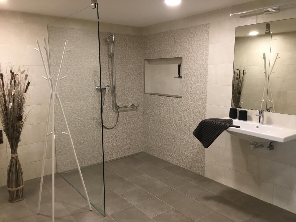 Ferienwohnung Stoablick - Barrierefrei Mit Bergblick Bad Goisern Kültér fotó